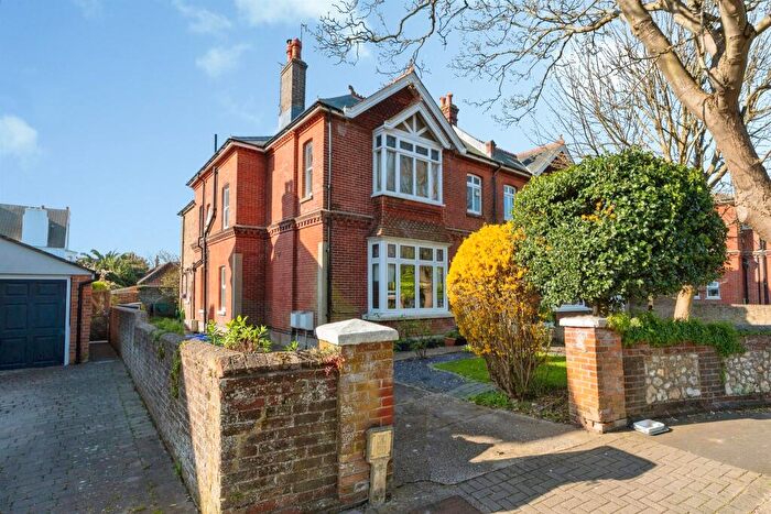 1 Bedroom Flat For Sale In Richmond Road, Worthing, BN11