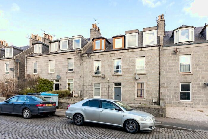 1 Bedroom Flat To Rent In Top Floor Left, Allan Street, Aberdeen, AB10