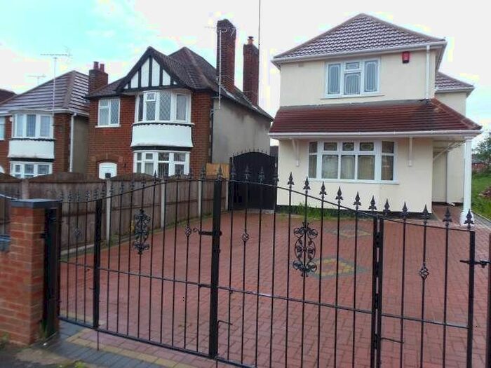 3 Bedroom Detached House To Rent In Old Park Road, Dudley DY1