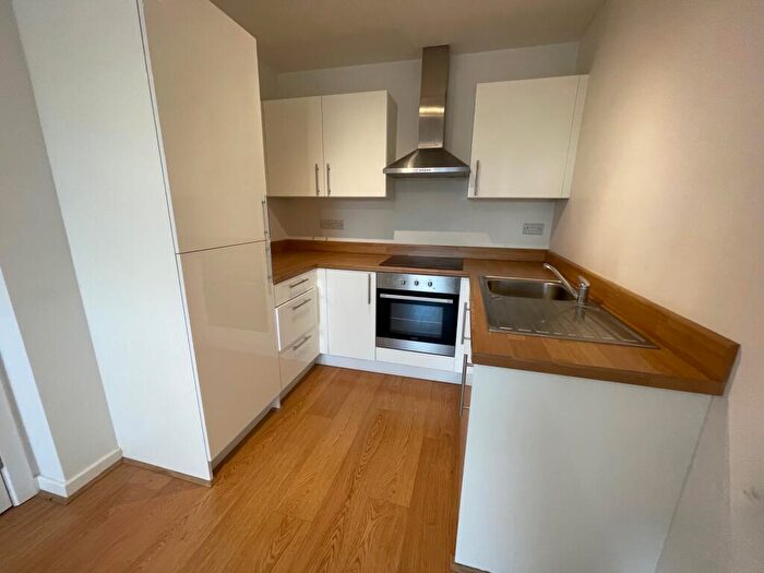 1 Bedroom Flat To Rent In Christchurch Road, BH7