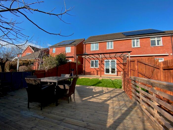 3 Bedroom Semi-Detached House To Rent In Mayfair Close, Malvern, WR14