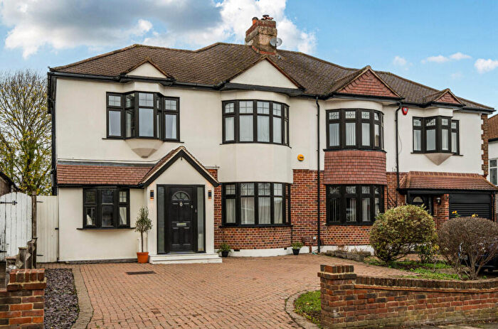 4 Bedroom Semi-Detached House For Sale In Birbetts Road, Motttingham, SE9