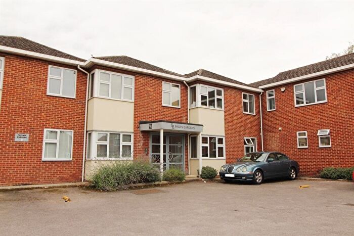 Apartment To Rent In Pages Gardens, Reading Road, Reading, RG8