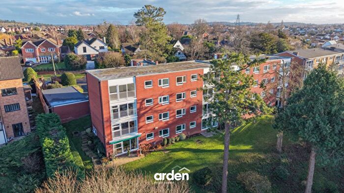 2 Bedroom Flat For Sale In Northwick Road, Bevere, WR3