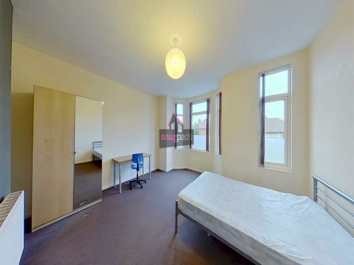 8 Bedroom House To Rent In Weaste Lane, Salford, Manchester, M5