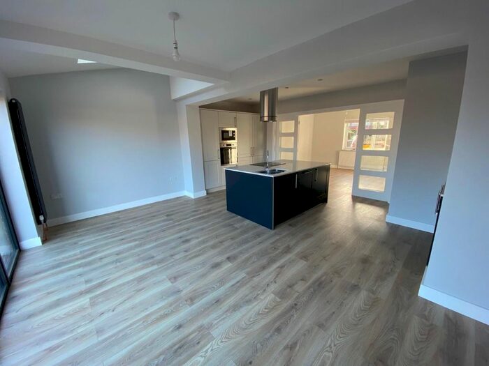 4 Bedroom Property To Rent In Commonfields, Harlow CM20