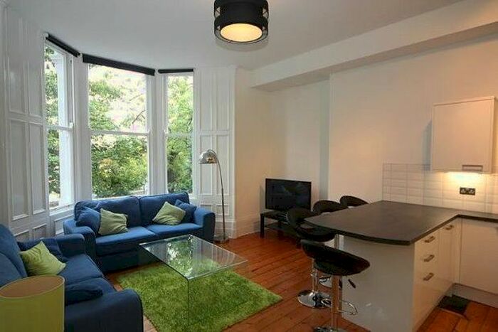 4 Bedroom Flat To Rent In Jesmond Road, Newcastle Upon Tyne NE2