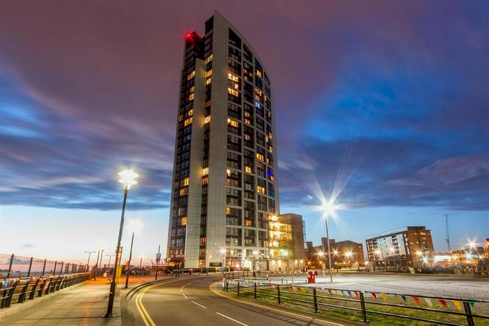 2 Bedroom Flat To Rent In Alexandra Tower, Princes Parade, Liverpool, L3