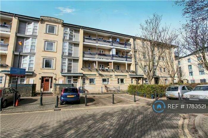 3 Bedroom Flat To Rent In Riverside Gardens, Bath, BA1
