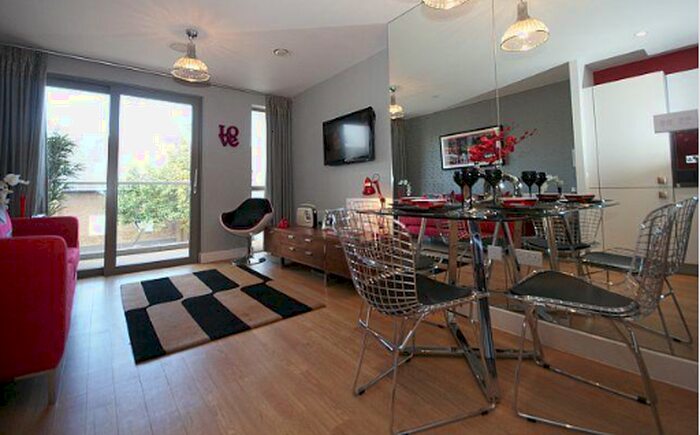 2 Bedroom Flat To Rent In Loampit Vale, London, SE13