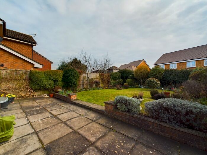 4 Bedroom Detached House For Sale In Embrook Way, Calcot, Reading, RG31