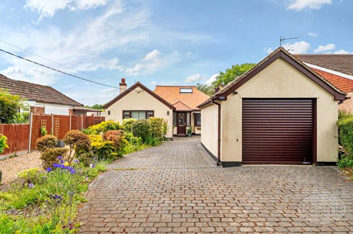 3 Bedroom Bungalow For Sale In Hazel Road, Ash Green, Surrey, GU12