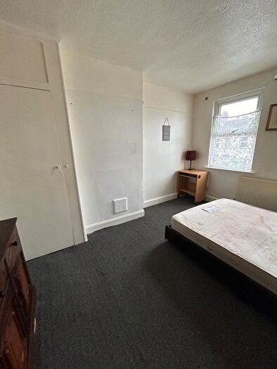 3 Bedroom Detached House To Rent In Tower Road, Luton, LU2