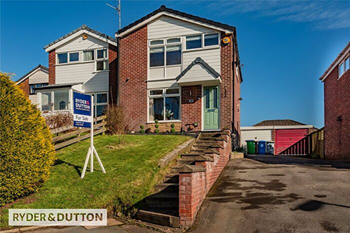 3 Bedroom Semi Detached House For Sale In Glenavon Drive, Shawclough, Rochdale, Greater Manchester, OL12