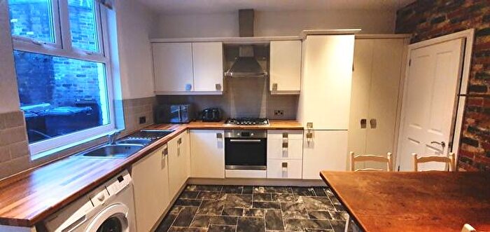 3 Bedroom House To Rent In Lonsdale Road, Lower Walkley, S6