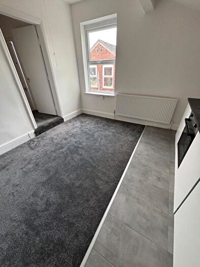 1 Bedroom Flat To Rent In Osborne Road, M19