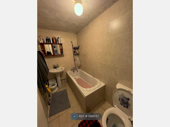 2 Bedroom Flat To Rent In Derby Road, Southampton, SO14