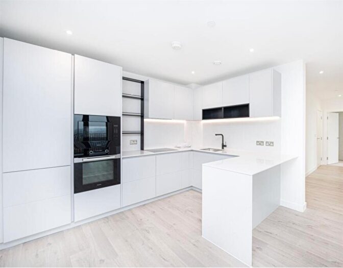 2 Bedroom Apartment To Rent In Woodberry Down Estate, London, N4