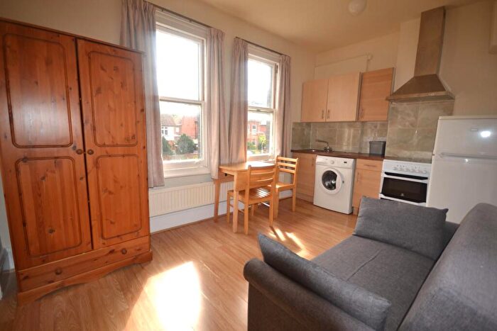 Studio To Rent In Connaught Road, Reading, RG30