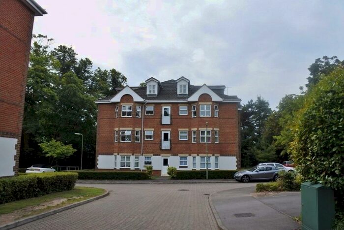 2 Bedroom Apartment To Rent In Regent Court, Norn Hill, RG21