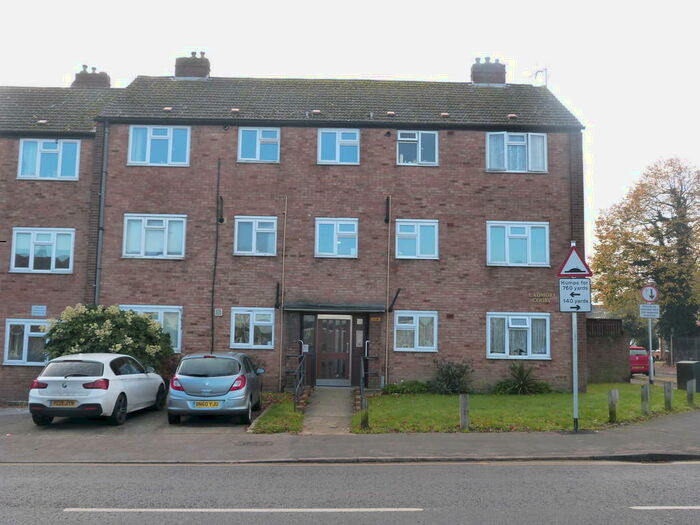 1 Bedroom Flat To Rent In Cadmore Court, Cheshunt, EN8