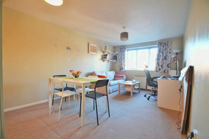 1 Bedroom Flat To Rent In Armoury Road, London, SE8