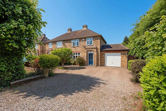 3 Bedroom Semi Detached House For Sale In The Avenue, Uxbridge, UB8