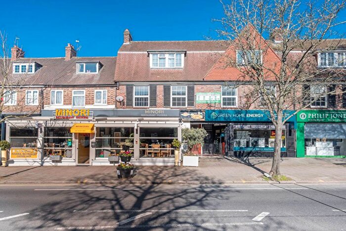 2 Bedroom Flat For Sale In Uxbridge Road, Hatch End, Pinner, HA5