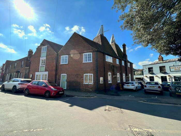 16 Bedroom Flat To Rent In The Old Oast, CT1
