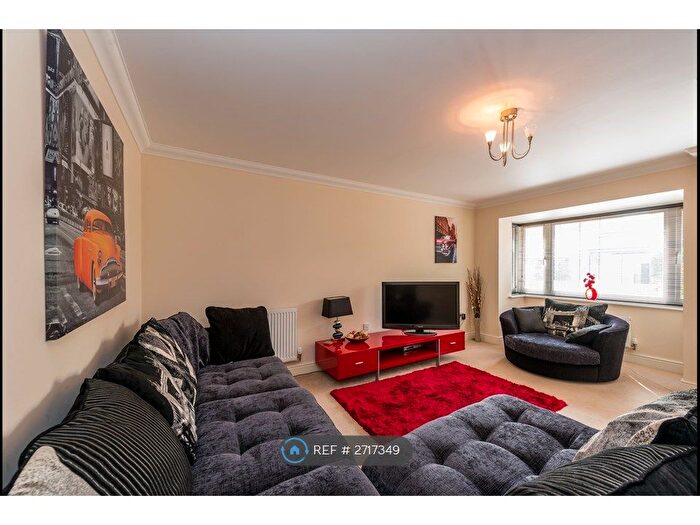 4 Bedroom Semi-Detached House To Rent In Selkirk Drive, Milton Keynes, MK14