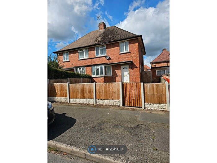 3 Bedroom Semi-Detached House To Rent In Lathkill Avenue, Ilkeston, DE7