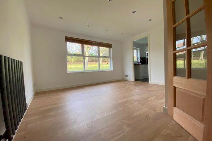 2 Bedroom Flat To Rent In Mitchell Road, Orpington, BR6