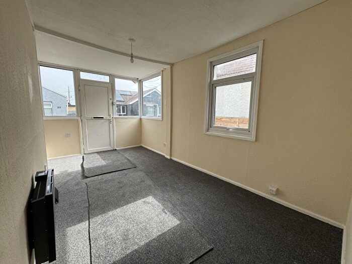 2 Bedroom Bungalow To Rent In Morris Avenue, Jaywick, Clacton-on-Sea, CO15