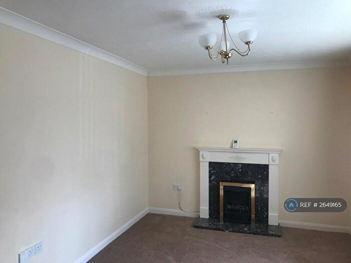 1 Bedroom Flat To Rent In Westfield Court, Fleet, GU51