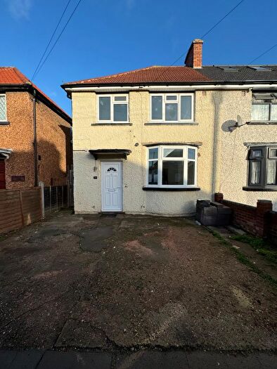 3 Bedroom Semi Detached House For Sale In Lancaster Walk, Hayes, UB3