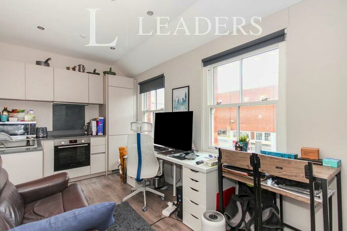 1 Bedroom Flat To Rent In Barrow Road, Kenilworth, CV8