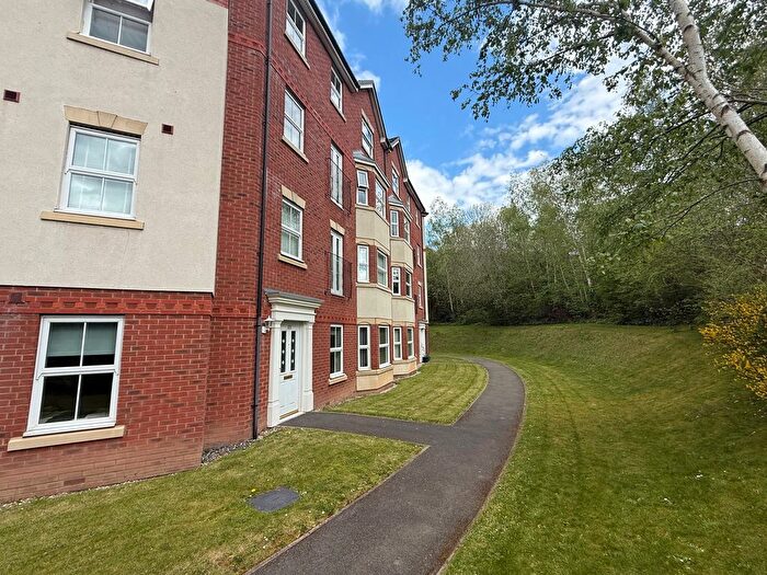 2 Bedroom Flat For Sale In Trefoil Gardens, Amblecote, Stourbridge, DY8