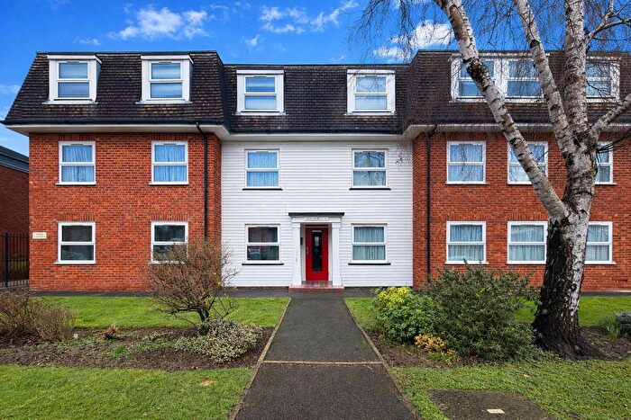 2 Bedroom Flat For Sale In Wall Road, Ashford, TN24