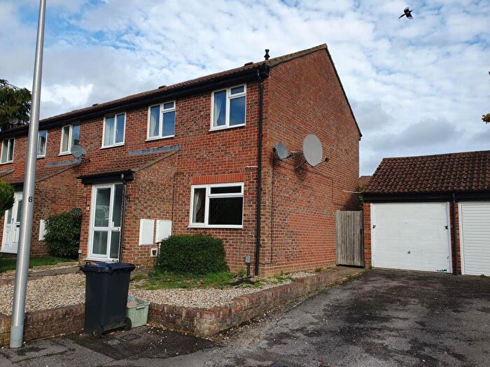 2 Bedroom House To Rent In Glaisdale, Thatcham, Berkshire, RG19