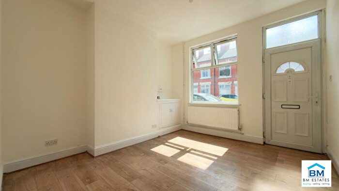 3 Bedroom Terraced House To Rent In Moat Road, Leicester, LE5