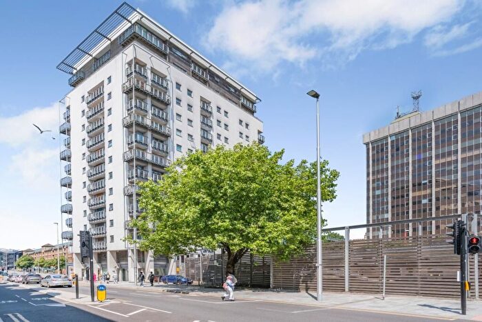 1 Bedroom Flat To Rent In Queen Street, Cardiff, CF10