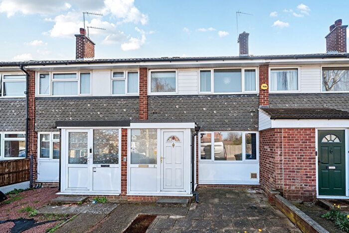 3 Bedroom Terraced House For Sale In The Birches, London, SE7