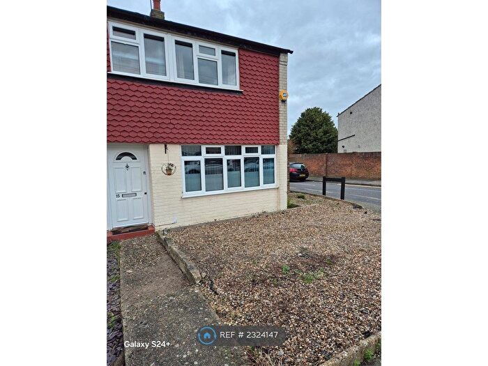 3 Bedroom End Of Terrace House To Rent In Darenth Road, Welling, DA16