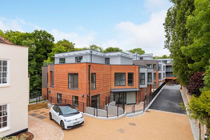1 Bedroom Property To Rent In Kingston Road, Ewell Village, Surrey, KT17
