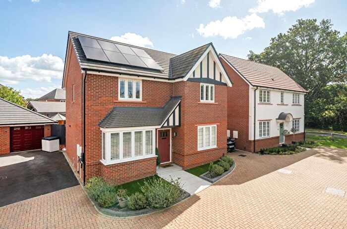 4 Bedroom Detached House For Sale In Porthcawl Drive, Binfield, Bracknell, Berkshire, RG42