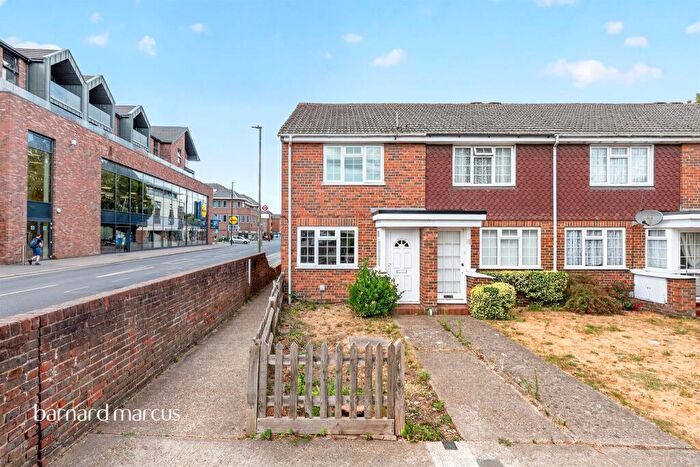 2 Bedroom End Of Terrace House For Sale In Upper High Street, Epsom, KT17