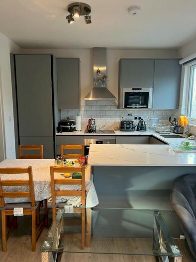 1 Bedroom Flat To Rent In Great North Way, London, NW4
