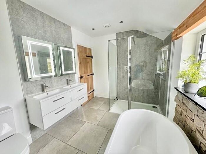 4 Bedroom Detached House For Sale In Penhalurick, Redruth, TR16