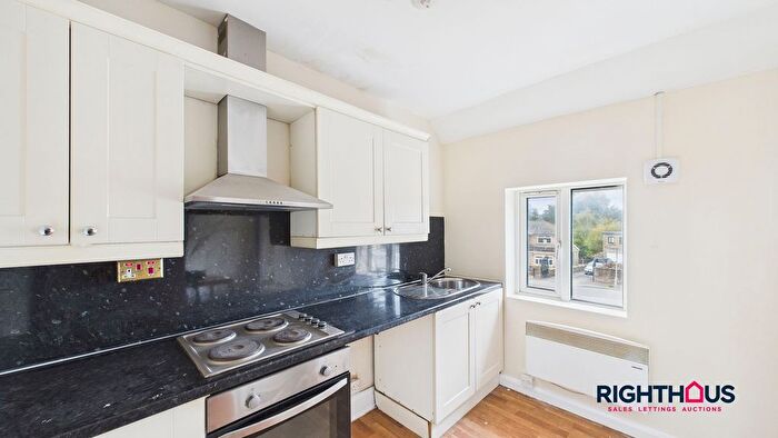 1 Bedroom Flat To Rent In Cooper Lane, Bradford, BD6