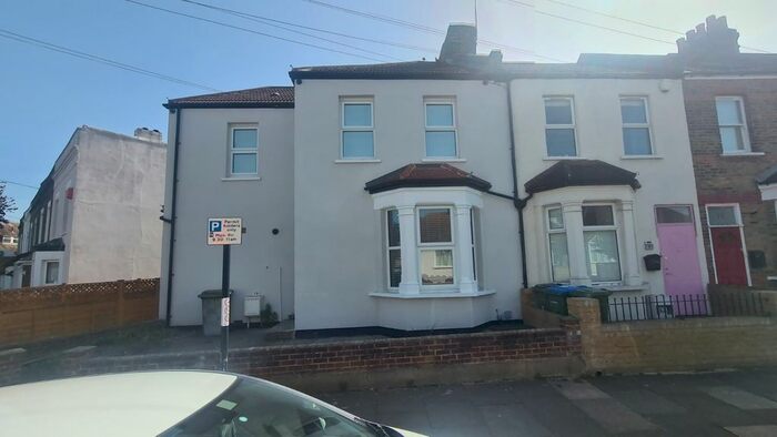 1 Bedroom Maisonette To Rent In Blanmerle Road, London, SE9